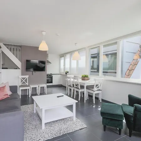 Weststraat 22 - - Oost 3p * Ouddorp