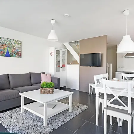 Weststraat 22 - - Oost 3p * Ouddorp